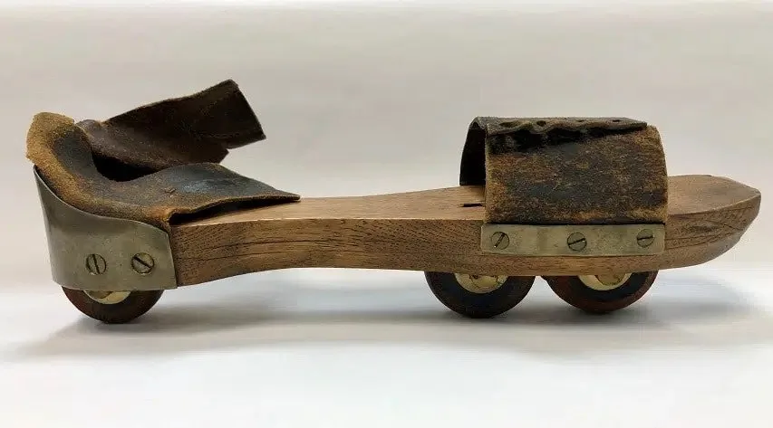Łyżworolki wg Charles-Louis Petibled