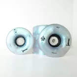 Świecące kółka do wrotek Luminous LED 65x37mm/78a biała perła z brokatem (4szt.)