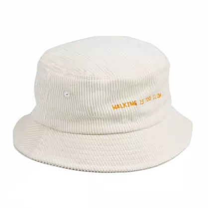 Czapka YOYO Bucket Hat „Walking is too slow” mlecznobiała