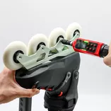 Precyzyjne dokręcanie osi i śrub w rolkach kluczem dynamometrycznym